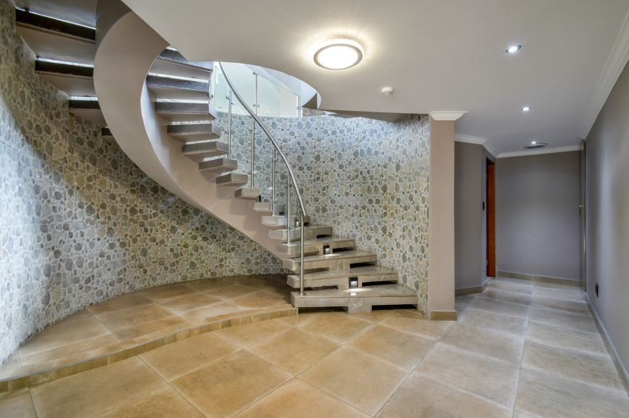 5 Bedroom Property for Sale in Blue Valley Golf Estate Gauteng