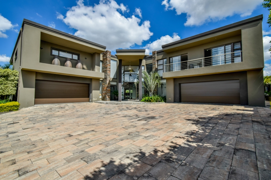 5 Bedroom Property for Sale in Blue Valley Golf Estate Gauteng