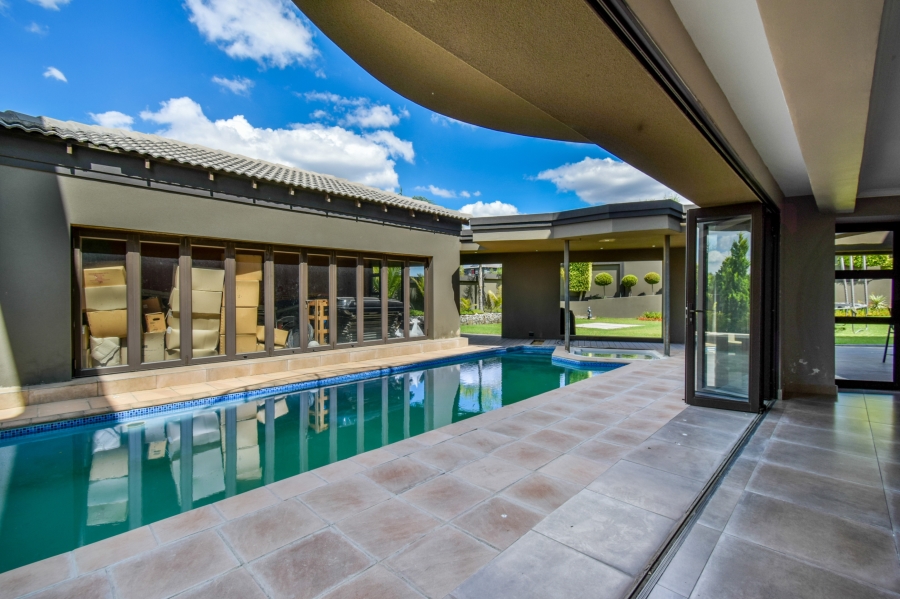 5 Bedroom Property for Sale in Blue Valley Golf Estate Gauteng