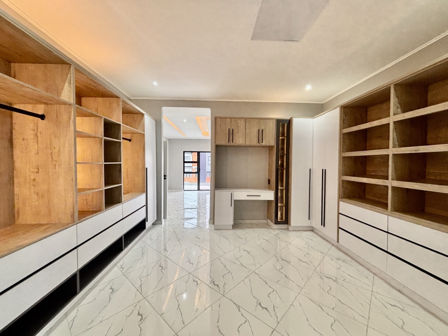 4 Bedroom Property for Sale in Six Fountains Residential Estate Gauteng