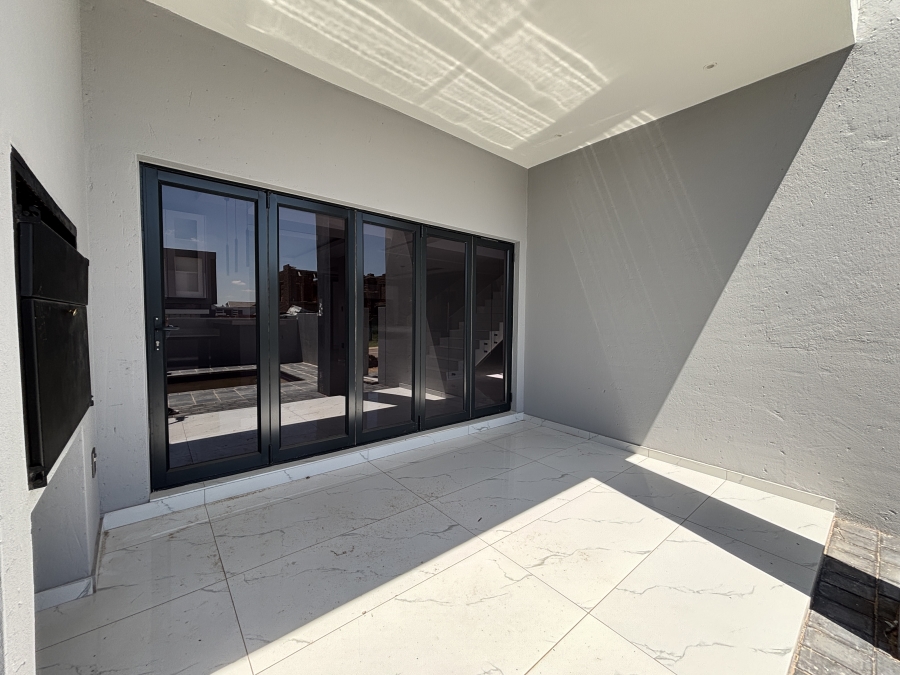 4 Bedroom Property for Sale in Six Fountains Residential Estate Gauteng