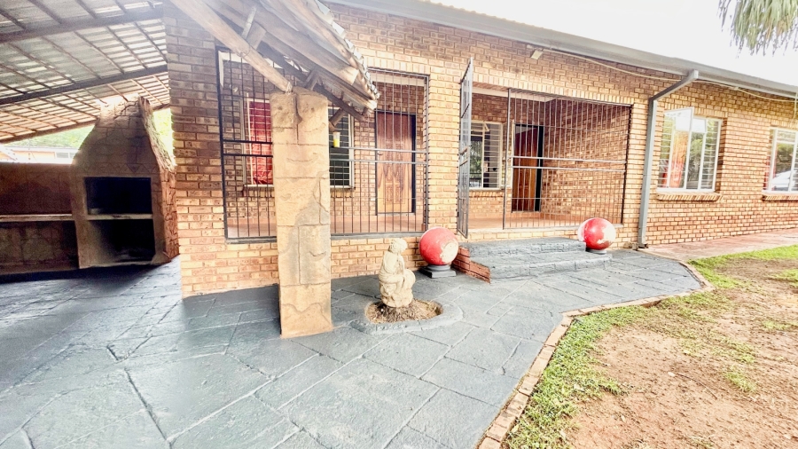 To Let 5 Bedroom Property for Rent in Pretoria North Gauteng