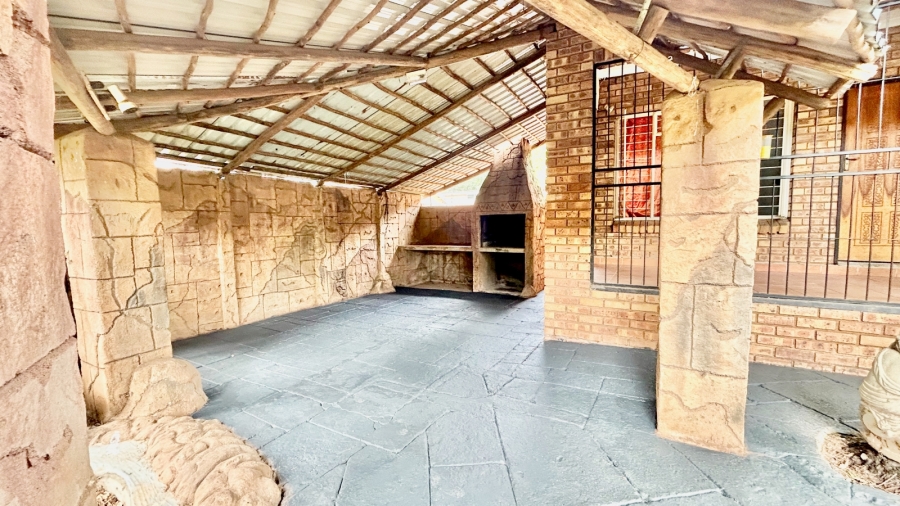 To Let 5 Bedroom Property for Rent in Pretoria North Gauteng