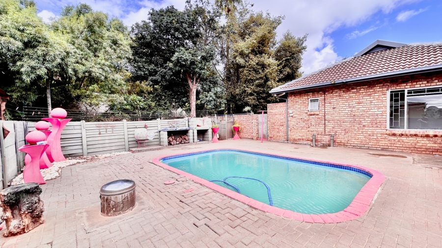 To Let 5 Bedroom Property for Rent in Pretoria North Gauteng