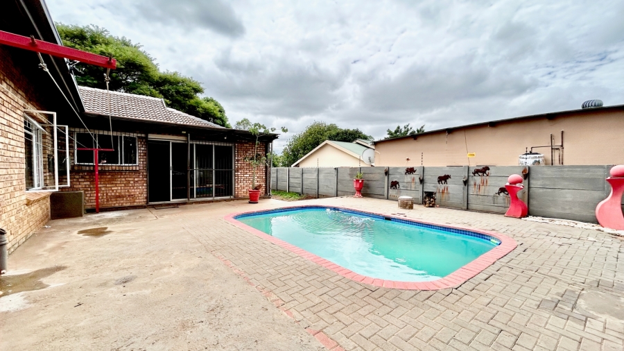 To Let 5 Bedroom Property for Rent in Pretoria North Gauteng