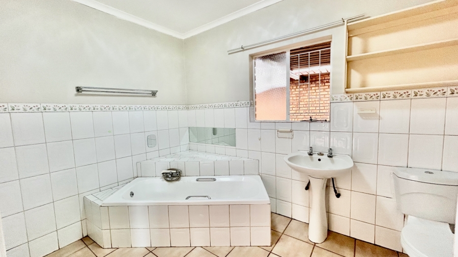 To Let 5 Bedroom Property for Rent in Pretoria North Gauteng