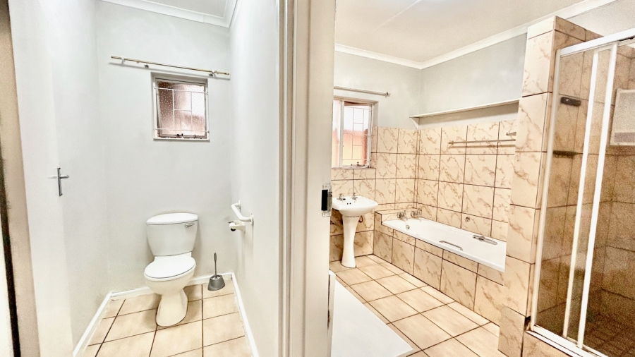 To Let 5 Bedroom Property for Rent in Pretoria North Gauteng