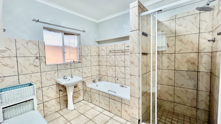 To Let 5 Bedroom Property for Rent in Pretoria North Gauteng