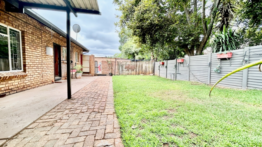 To Let 5 Bedroom Property for Rent in Pretoria North Gauteng