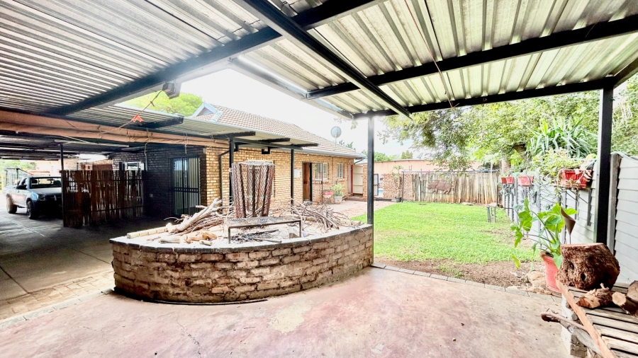 To Let 5 Bedroom Property for Rent in Pretoria North Gauteng