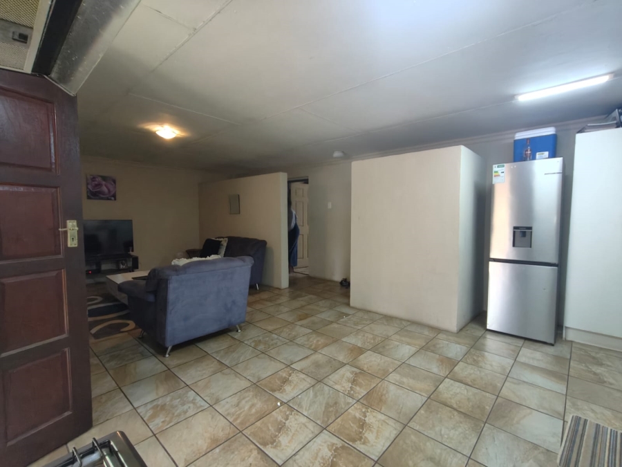 To Let 2 Bedroom Property for Rent in Highbury Gauteng
