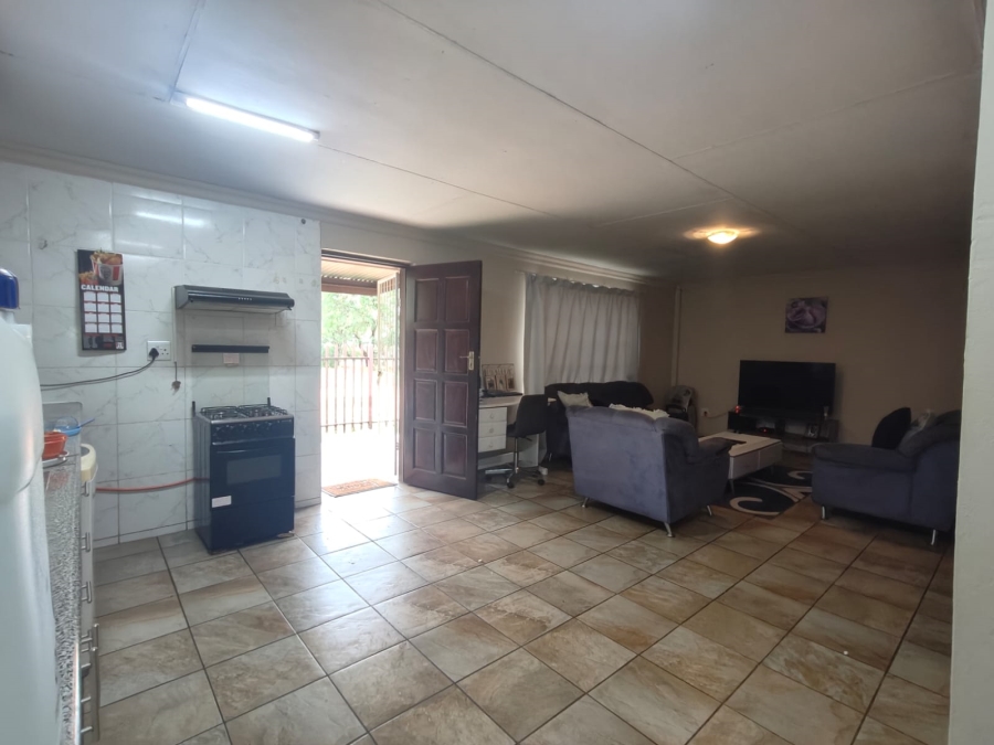 To Let 2 Bedroom Property for Rent in Highbury Gauteng
