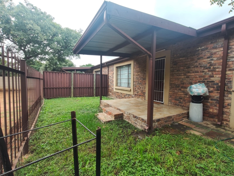 To Let 2 Bedroom Property for Rent in Highbury Gauteng