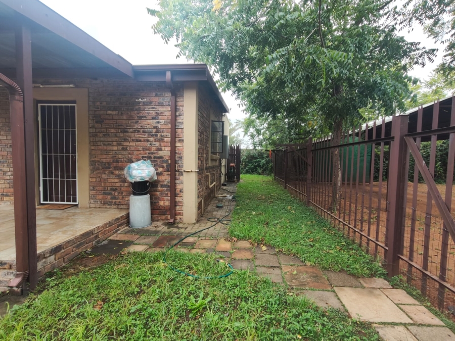 To Let 2 Bedroom Property for Rent in Highbury Gauteng