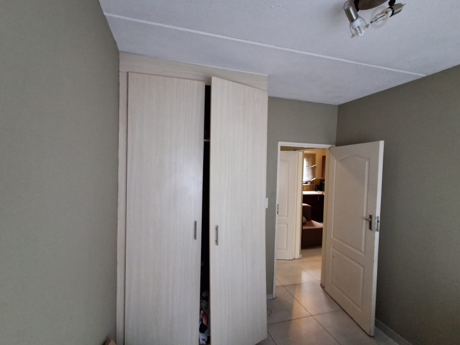 2 Bedroom Property for Sale in Honeydew Grove Gauteng