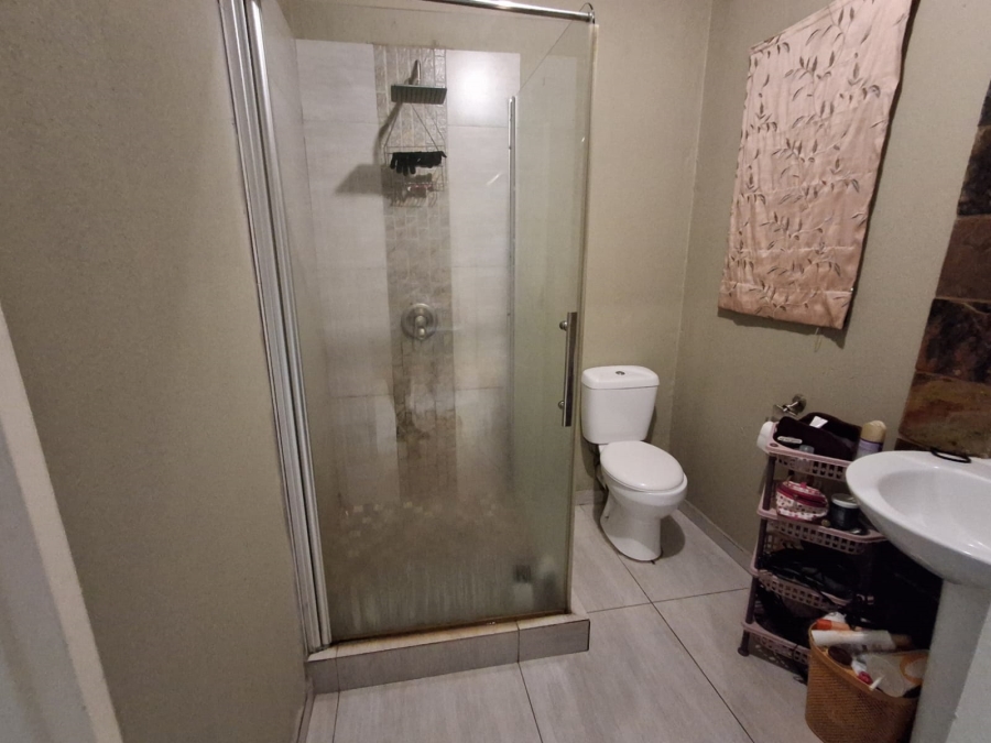 2 Bedroom Property for Sale in Honeydew Grove Gauteng