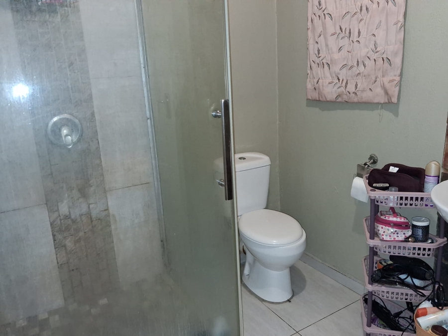 2 Bedroom Property for Sale in Honeydew Grove Gauteng