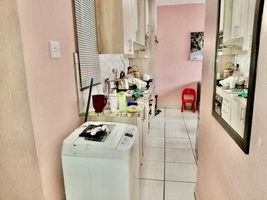 2 Bedroom Property for Sale in Buccleuch Gauteng