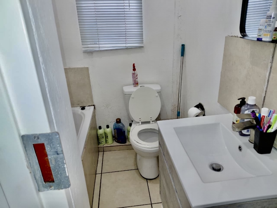 2 Bedroom Property for Sale in Buccleuch Gauteng