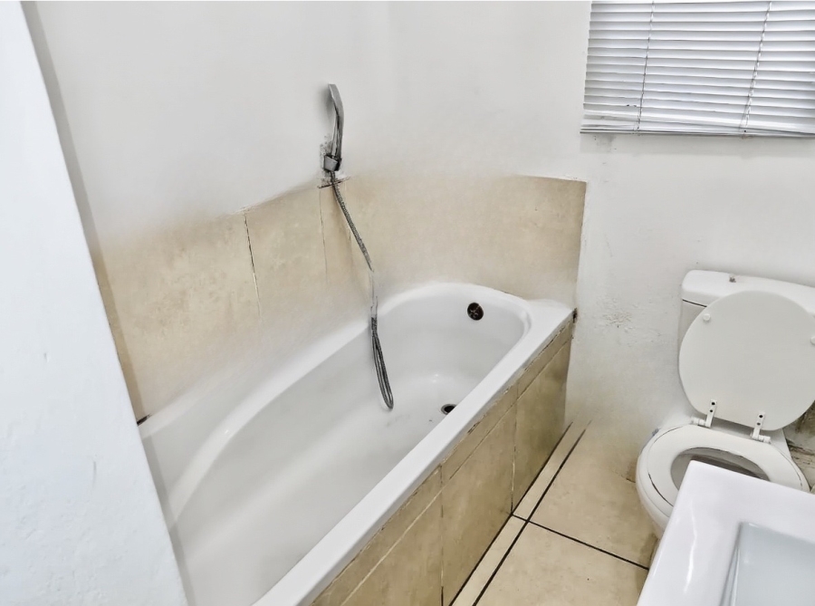 2 Bedroom Property for Sale in Buccleuch Gauteng