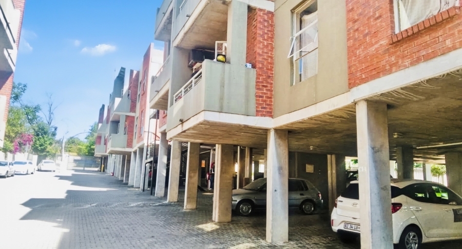 2 Bedroom Property for Sale in Buccleuch Gauteng