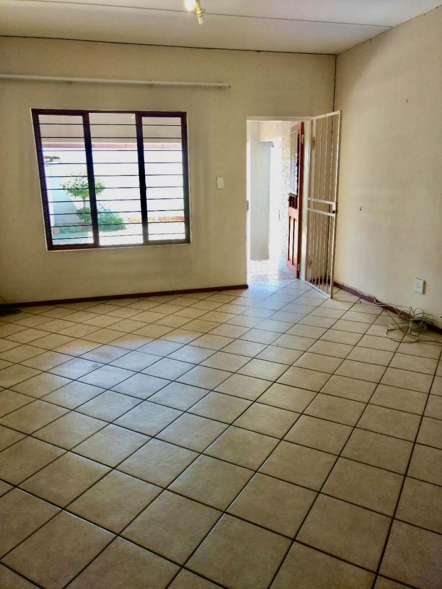 To Let 2 Bedroom Property for Rent in Sunninghill Gauteng