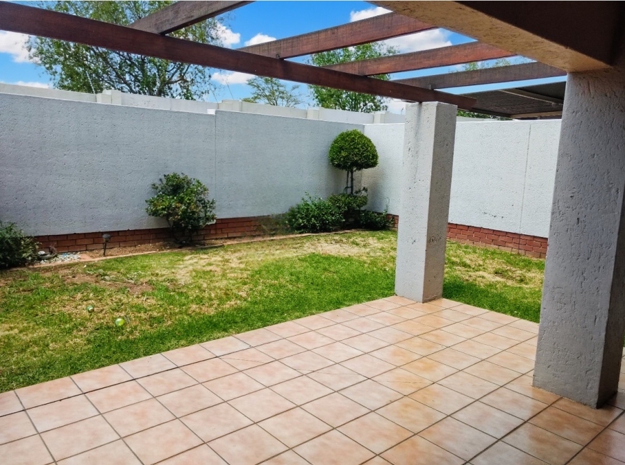 To Let 2 Bedroom Property for Rent in Sunninghill Gauteng