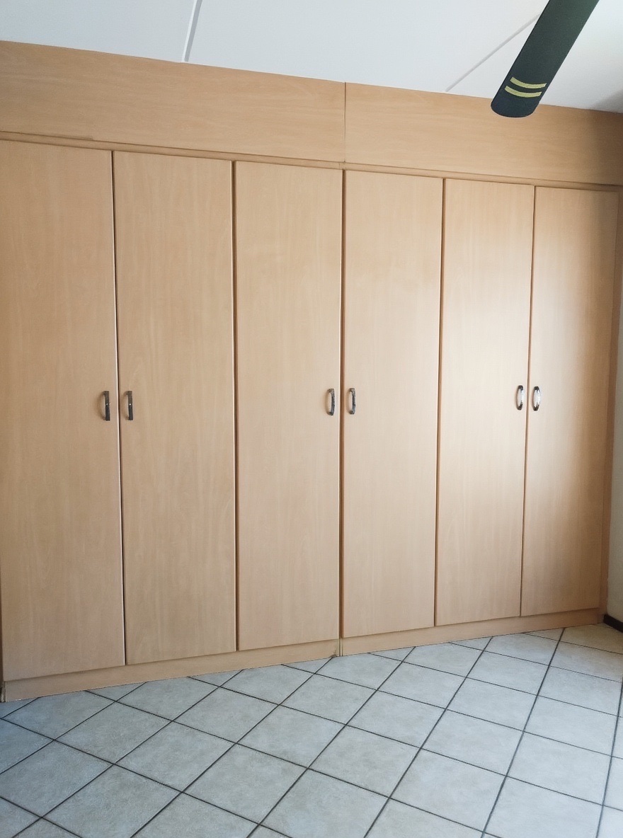 2 Bedroom Property for Sale in Sunninghill Gauteng