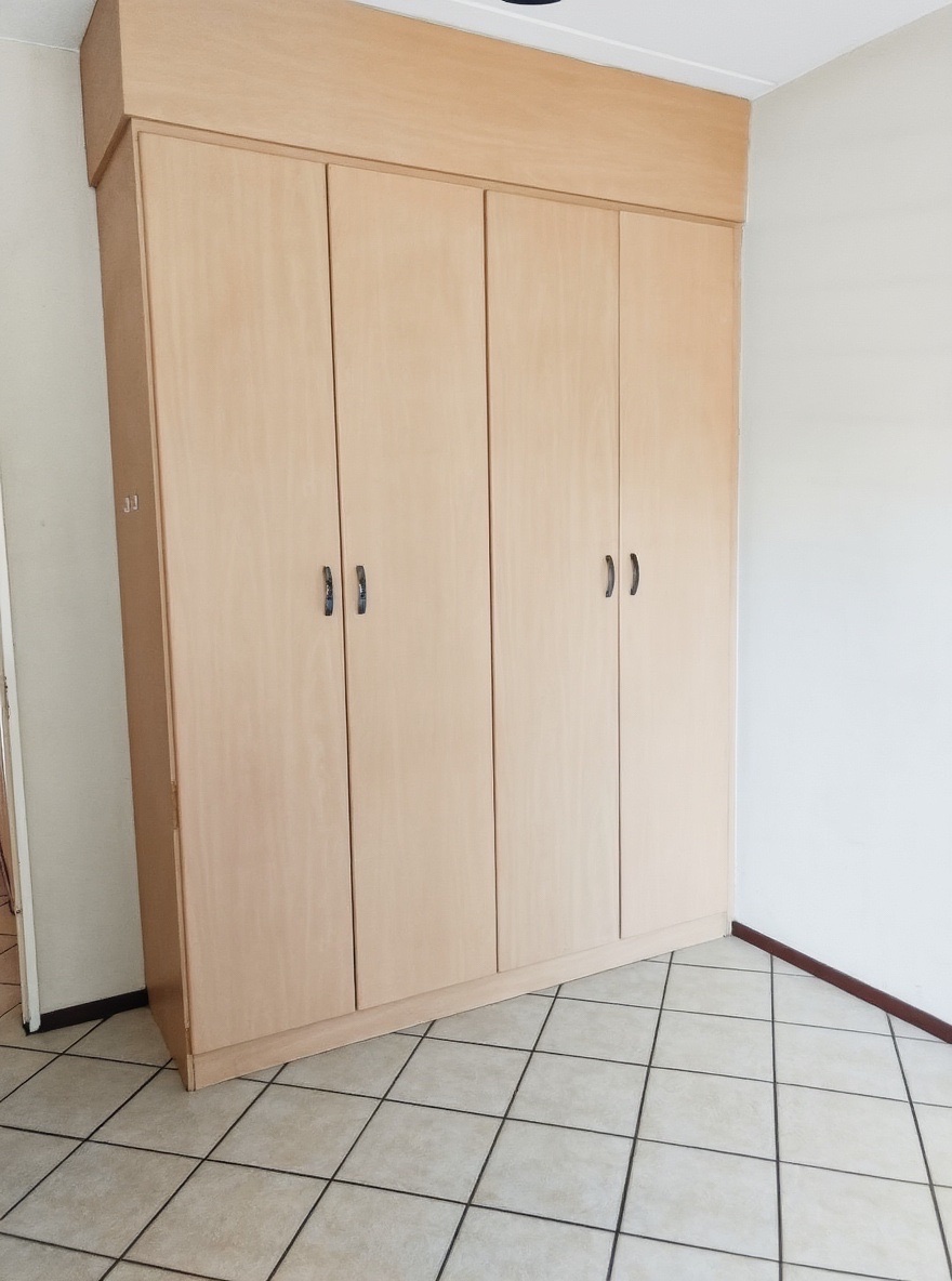 2 Bedroom Property for Sale in Sunninghill Gauteng