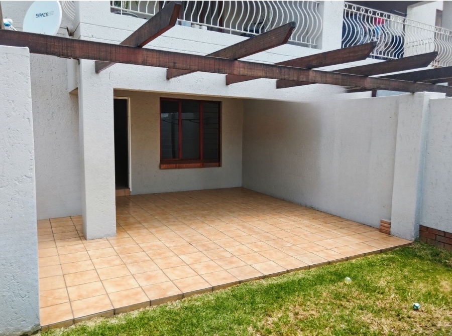 2 Bedroom Property for Sale in Sunninghill Gauteng