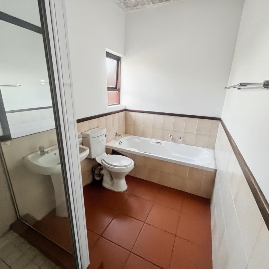 1 Bedroom Property for Sale in Sunninghill Gauteng