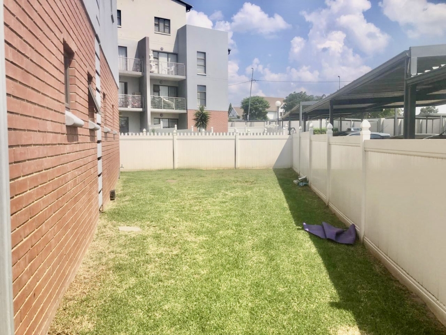 2 Bedroom Property for Sale in Barbeque Downs Gauteng