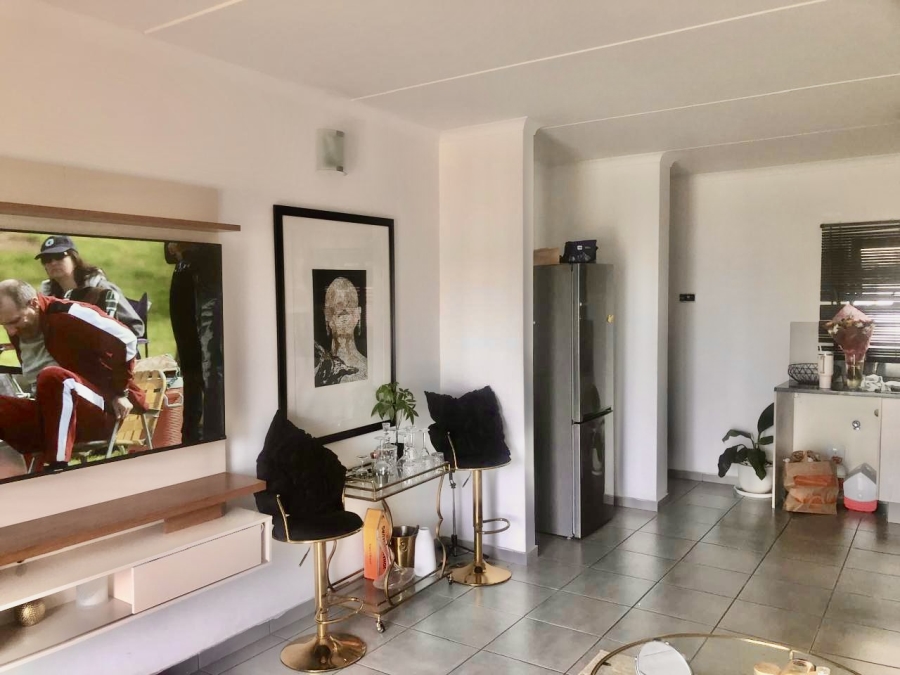 2 Bedroom Property for Sale in Barbeque Downs Gauteng