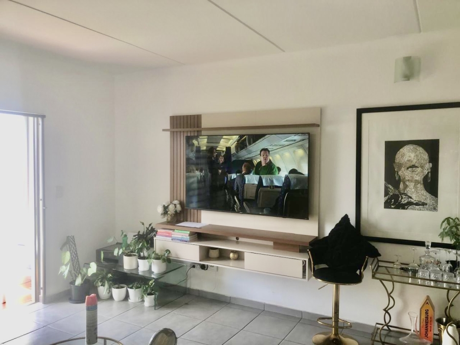 2 Bedroom Property for Sale in Barbeque Downs Gauteng