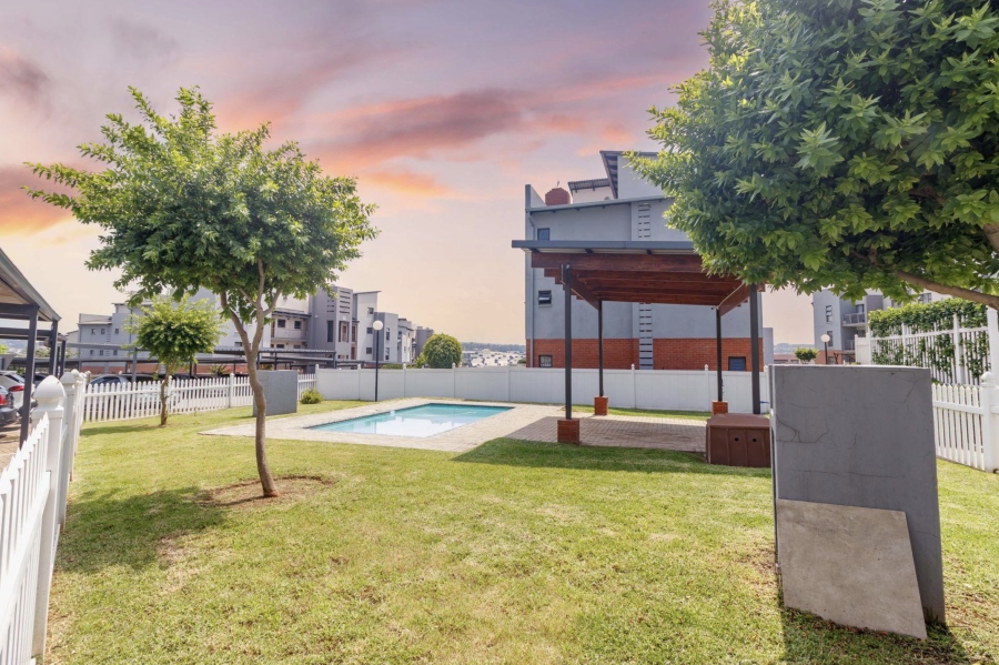 2 Bedroom Property for Sale in Barbeque Downs Gauteng