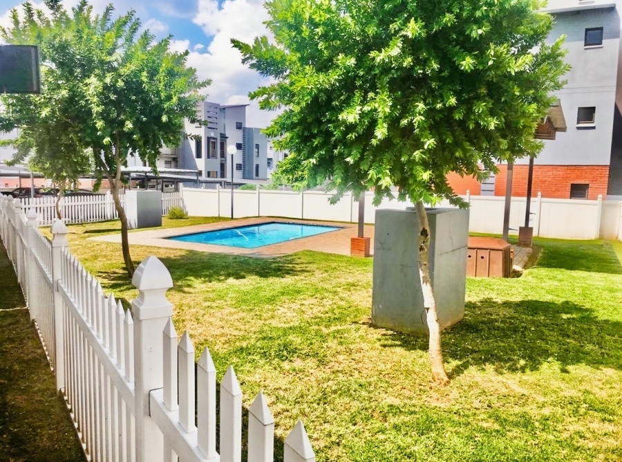 2 Bedroom Property for Sale in Barbeque Downs Gauteng