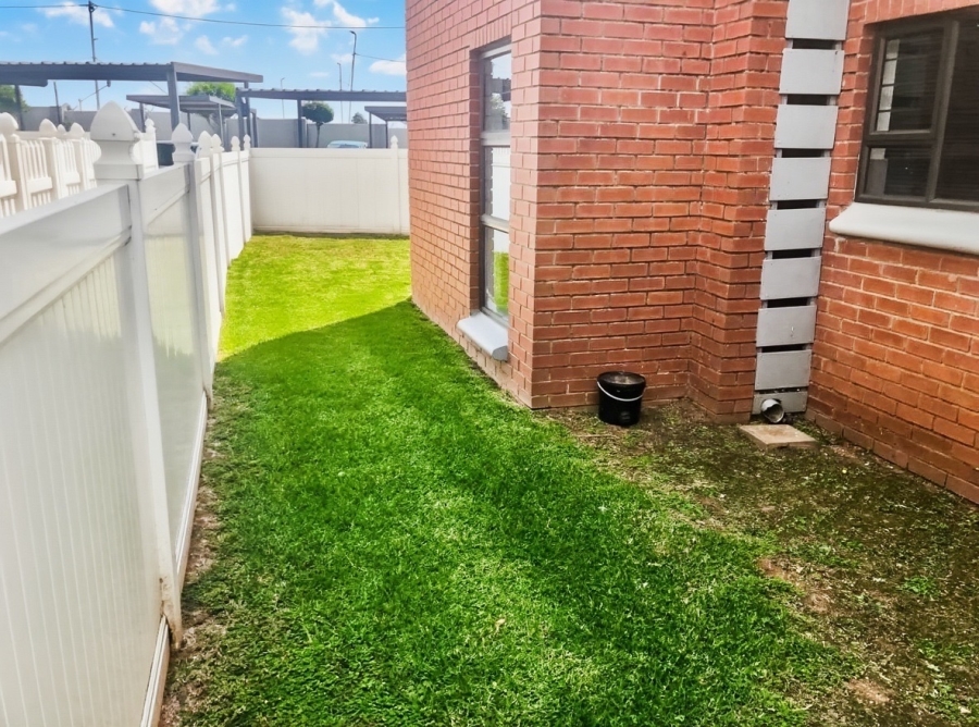 2 Bedroom Property for Sale in Barbeque Downs Gauteng