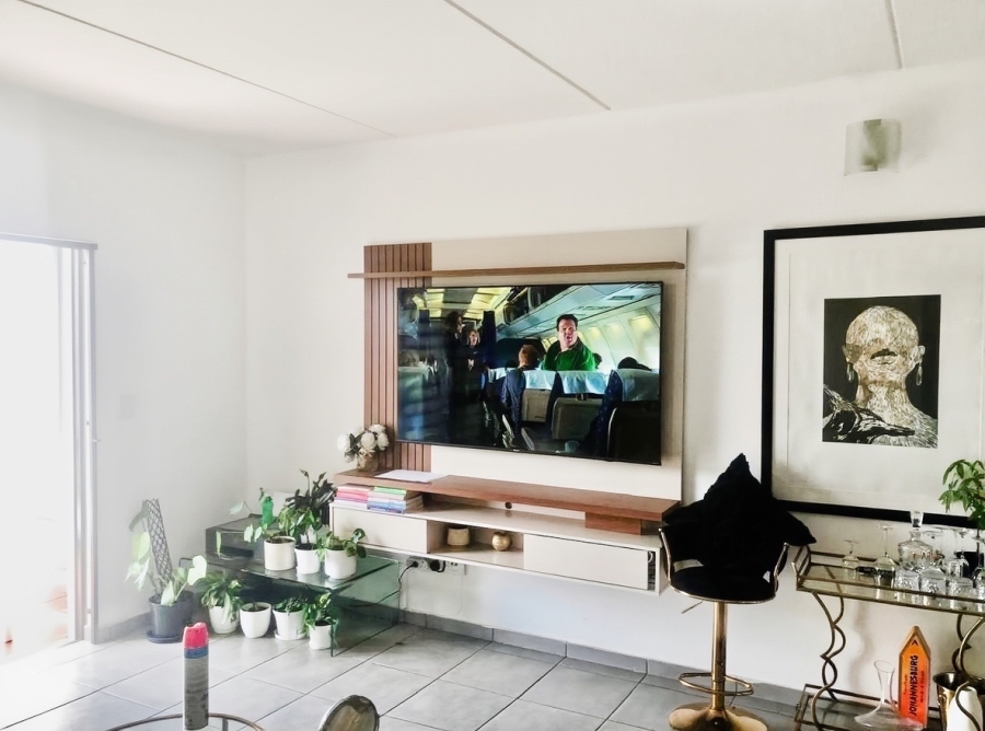 2 Bedroom Property for Sale in Barbeque Downs Gauteng