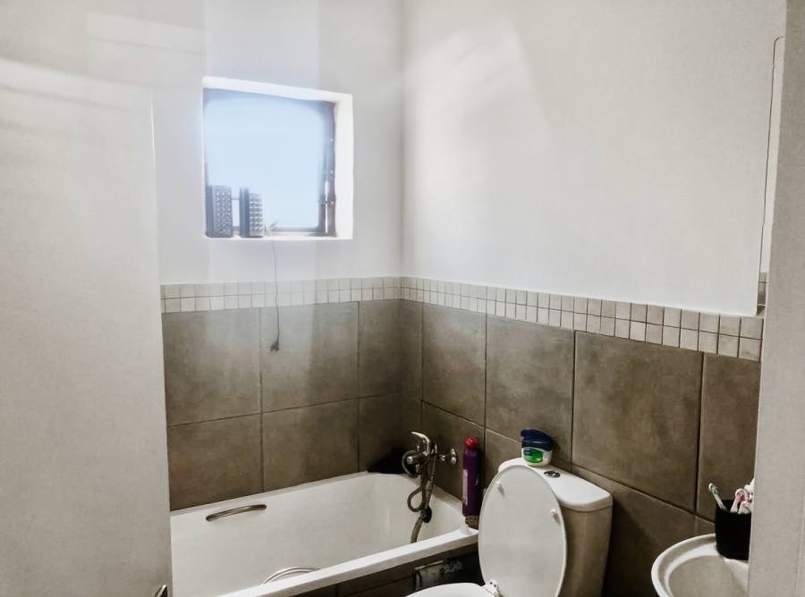 2 Bedroom Property for Sale in Barbeque Downs Gauteng