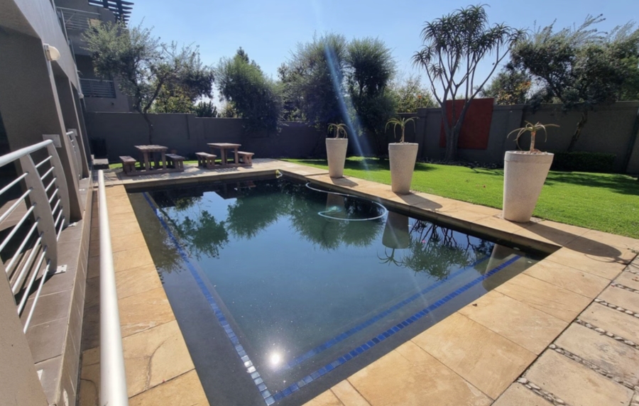 1 Bedroom Property for Sale in Sunninghill Gauteng