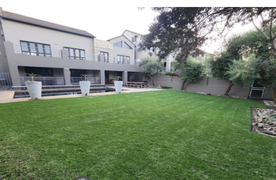 1 Bedroom Property for Sale in Sunninghill Gauteng