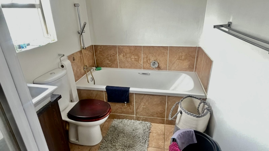 1 Bedroom Property for Sale in Sunninghill Gauteng
