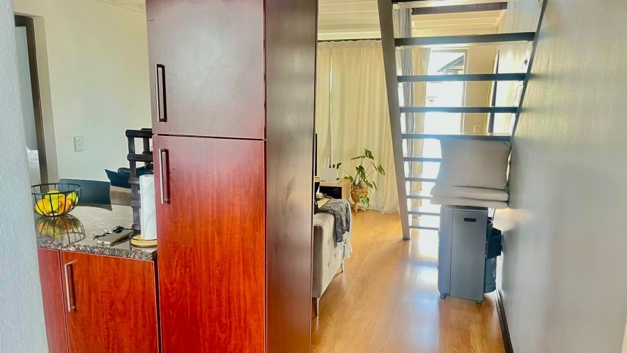 1 Bedroom Property for Sale in Sunninghill Gauteng