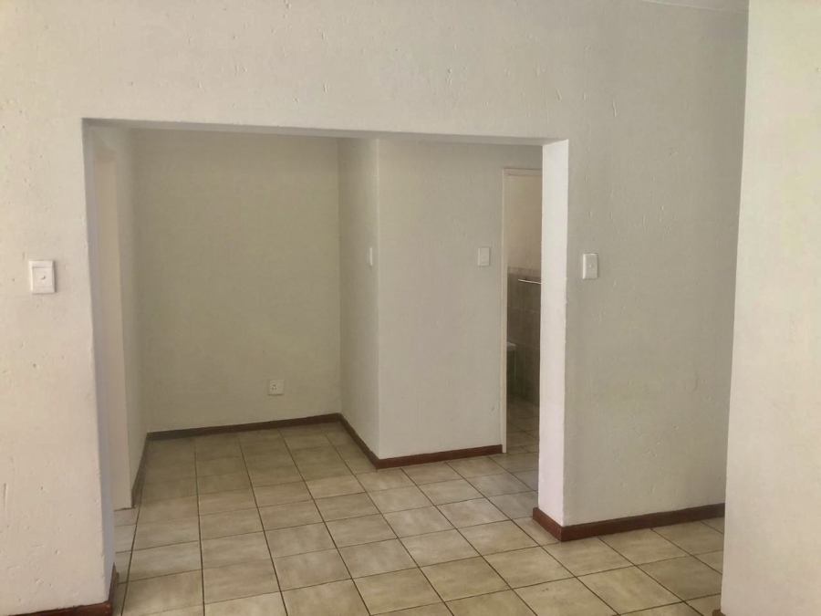 To Let 2 Bedroom Property for Rent in Buccleuch Gauteng