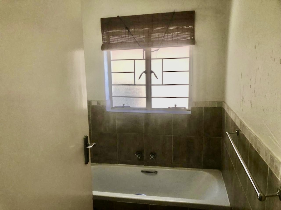 To Let 2 Bedroom Property for Rent in Buccleuch Gauteng