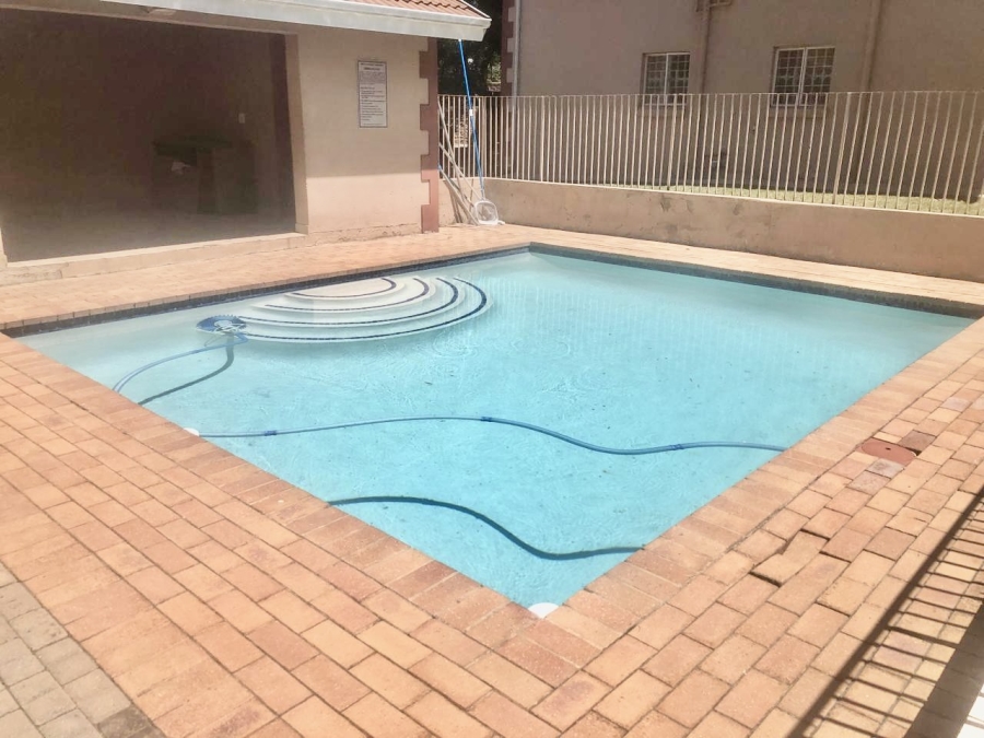 To Let 2 Bedroom Property for Rent in Buccleuch Gauteng