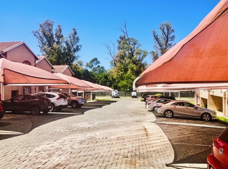 To Let 2 Bedroom Property for Rent in Buccleuch Gauteng