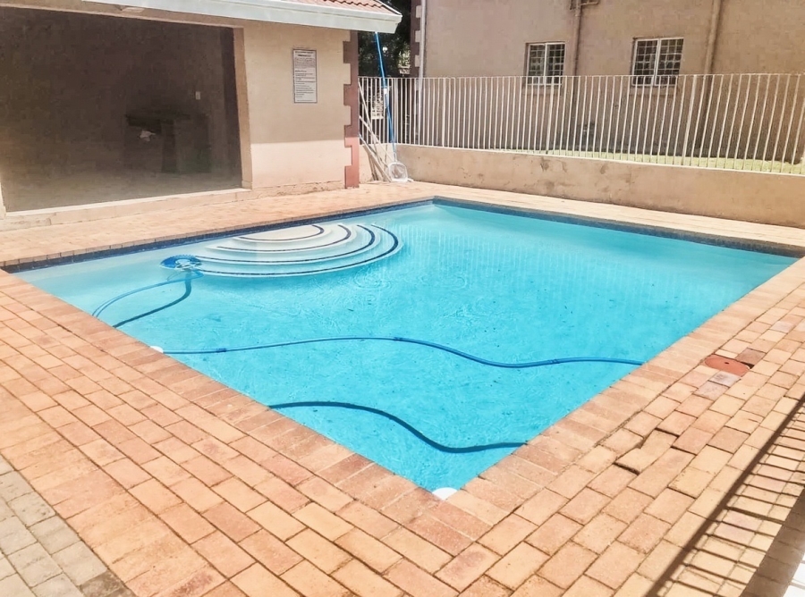 To Let 2 Bedroom Property for Rent in Buccleuch Gauteng