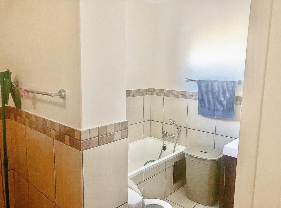 3 Bedroom Property for Sale in Barbeque Downs Gauteng