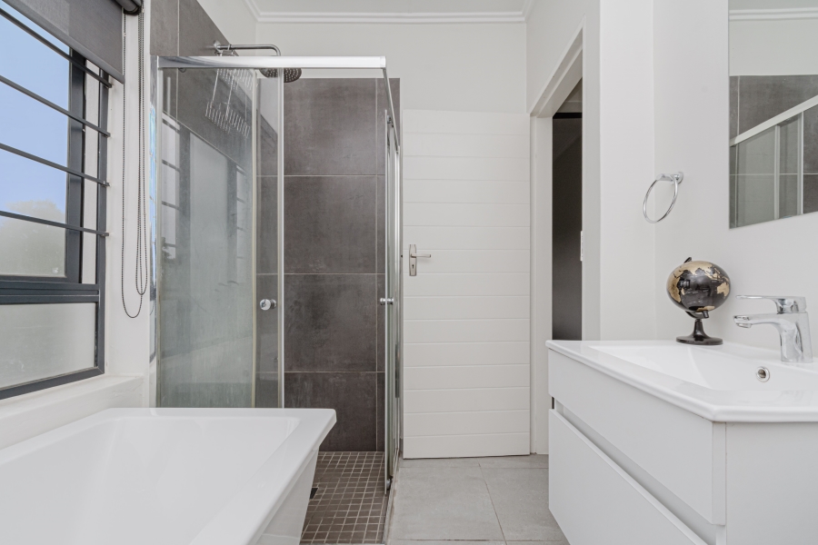 To Let 3 Bedroom Property for Rent in Fourways Gauteng